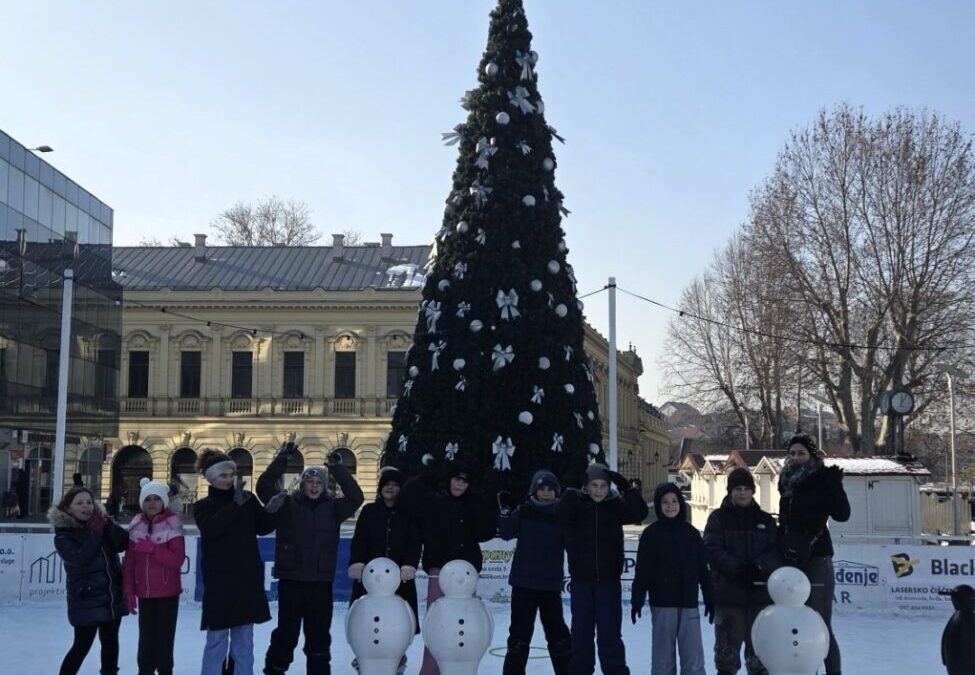 Četvrtaši uživali u klizanju