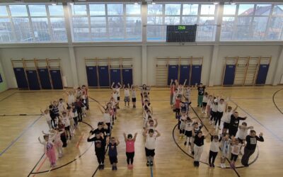 Stoti dan Škole pod maskama